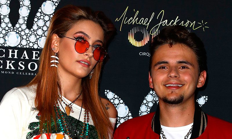 Paris y Prince Jackson rinden homenaje a su padre en su 60 cumpleaños