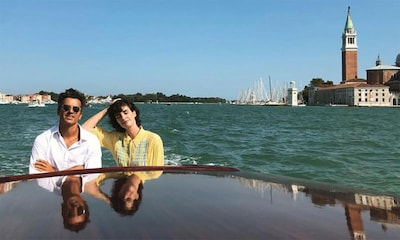 Paz Vega y Orson Salazar viven la 'dolce vita' en su llegada a Venecia