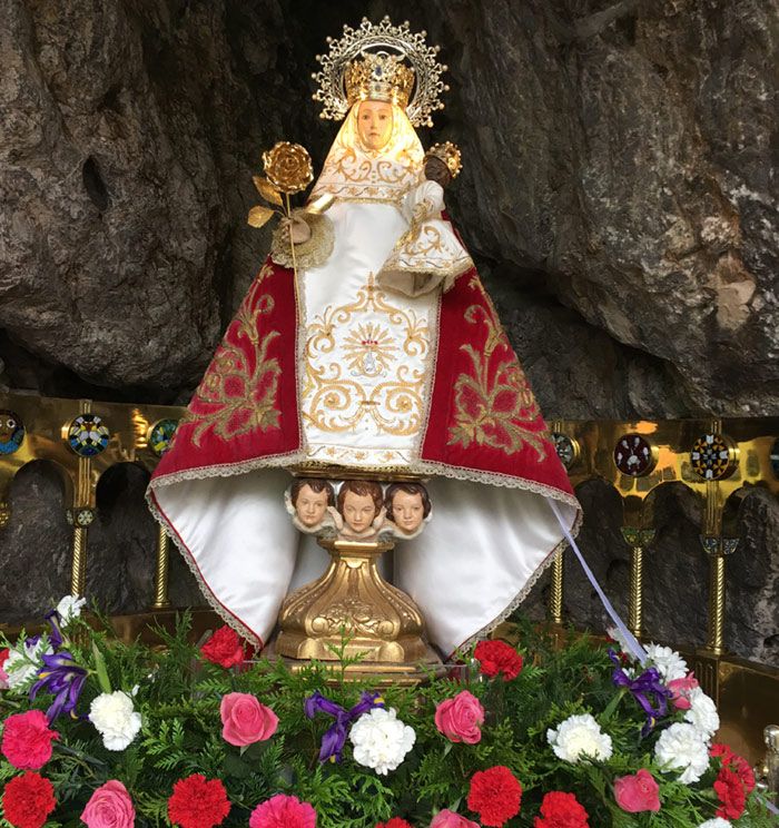 PRIMERA VISITA OFICIAL DE LA PRINCESA LEONOR A ASTURIAS. 8/09 Covadonga2-z