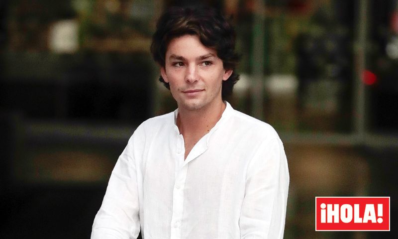 PRIMICIA: Curro Soriano y Narcís Rebollo llegan a Sevilla para la puesta de largo de Cayetana Rivera