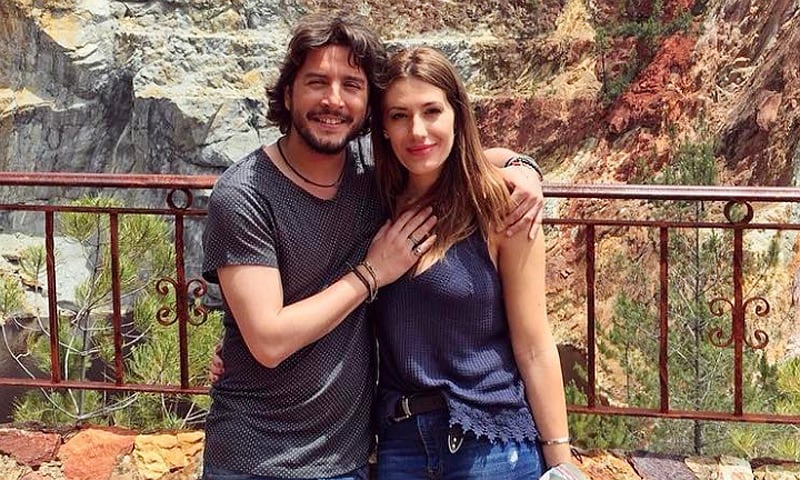 Manuel Carrasco publica una romántica foto de su boda con Almudena Navalón