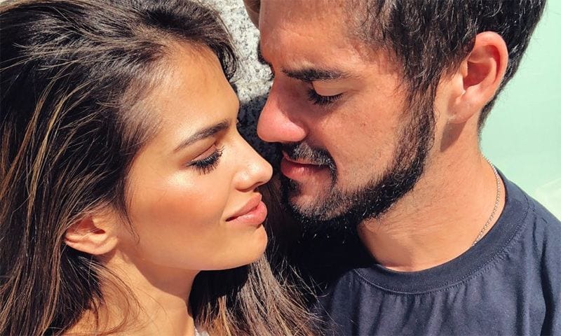 Isco Alarcón recibe el alta hospitalaria mientras Sara Sálamo continúa de rodaje