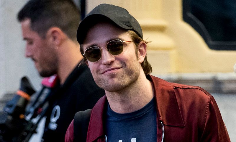 Robert Pattinson deja un sabor agridulce a su llegada a San Sebastián
