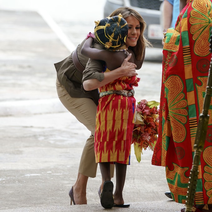 Melania Trump sigue sorprendiendo en África durante su primer viaje en solitario