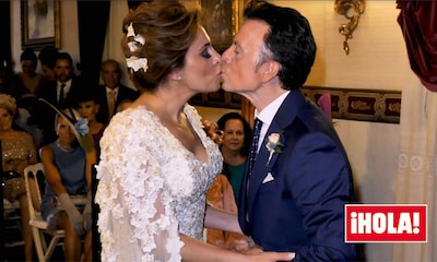 La romántica ceremonia y el beso de los novios en la boda de José Ortega Cano y Ana María Aldón