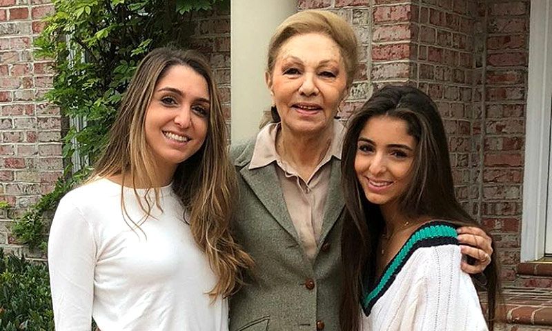 Farah Diba celebra sus 80 años (y sus 40 de exilio) a lo grande: con un documental y un libro