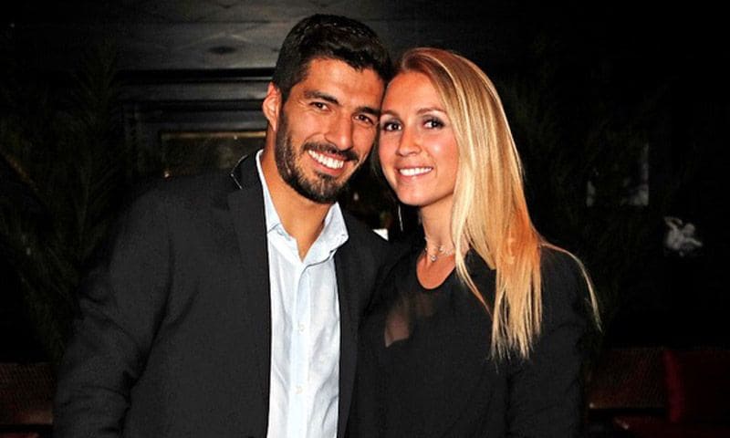 La primera foto del hijo recién nacido del futbolista Luis Suárez