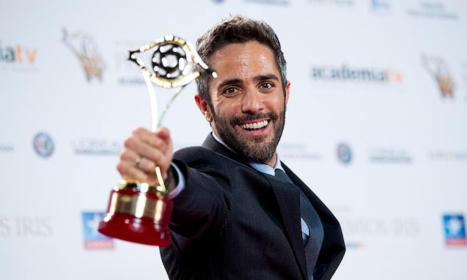 Roberto Leal con el Premio Iris a Mejor Presentador