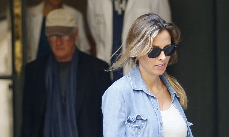 Alejandra Gere presume de embarazo por las calles de Madrid