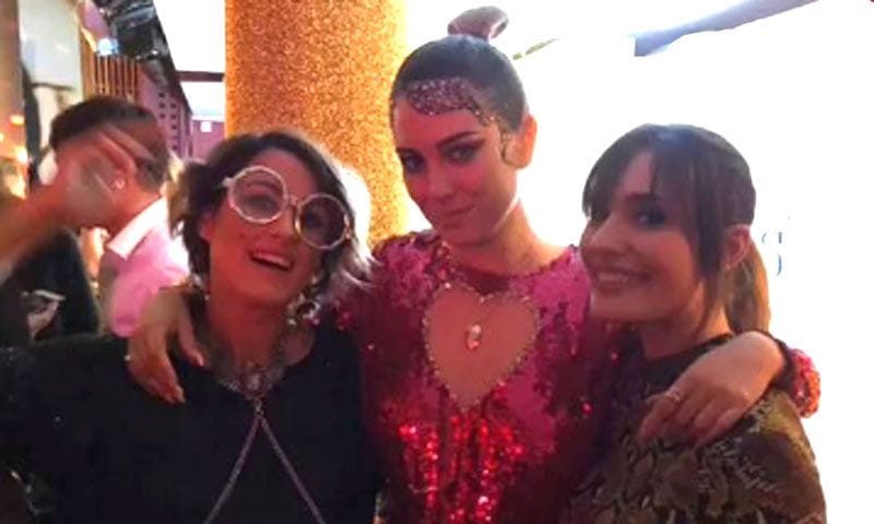 Blanca Suárez, 'brillante' en la fiesta de su 30 cumpleaños al lado de Mario Casas y muchos rostros conocidos