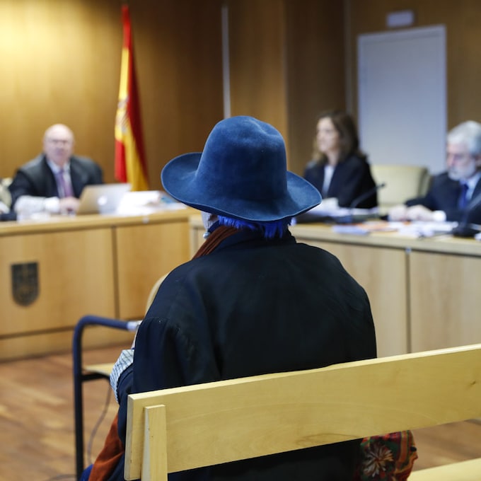 Se suspende el juicio de Lucía Bosé por una obra de Picasso y el juez cita a Miguel Bosé como testigo