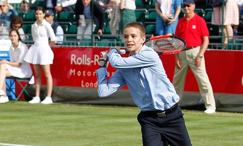 Victoria y David Beckham dispuestos a convertir a su hijo Romeo en estrella del tenis