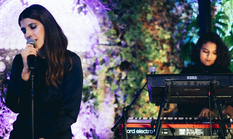 Mafalda de Bulgaria canta en la inauguración de la tienda más bella e innovadora de Amancio Ortega