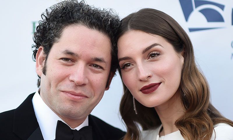 María Valverde y Gustavo Dudamel en la alfombra roja