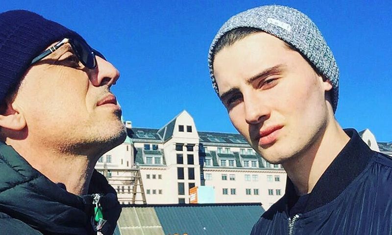 Noé Elmaleh celebra sus 18 años con una foto que revela cuánto se parece al hijo de Carlota Casiraghi