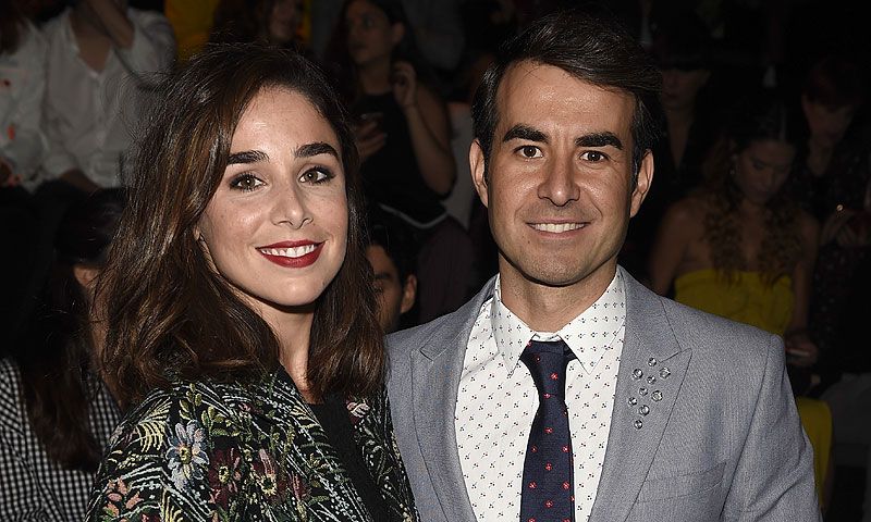 Daniel Muriel y Candela Serrat dan la bienvenida al nuevo año ¡comprometidos!