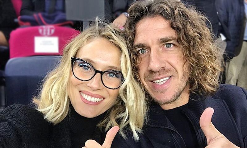 Carles Puyol se pone romántico para felicitar a la 'capitana' de su familia