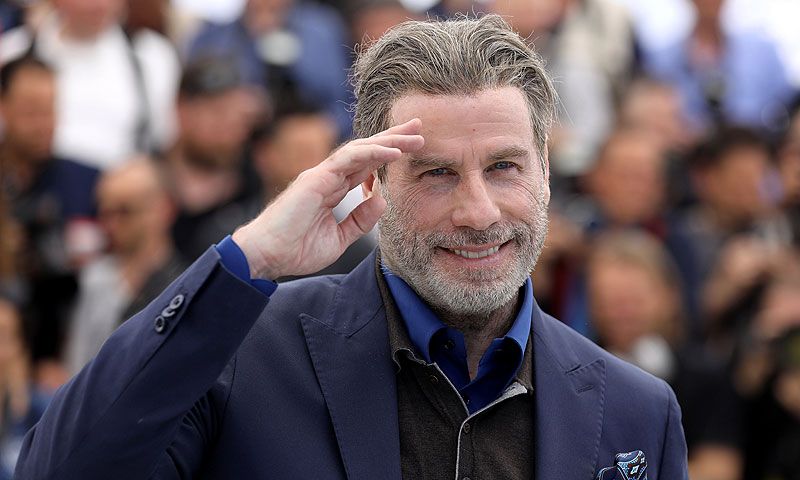 Del tupé a estar rapado al cero: el impactante cambio de look de John Travolta
