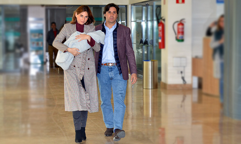 Así ha sido la salida del hospital de Francisco Rivera y Lourdes Montes con su bebé