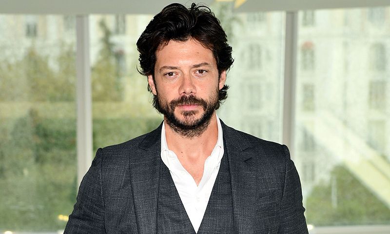 Álvaro Morte: todo lo que se esconde detrás del actor del momento