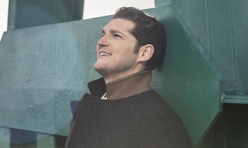 Manu Tenorio habla con HOLA.com de su nuevo 'single': 'Es la primera canción que compuse después del trauma que viví'