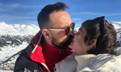 ¡Besos y esquí! Laura Escanes y Risto Mejide derrochan amor en la nieve
