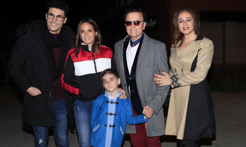 José Ortega Cano celebra el sexto cumpleaños de su hijo rodeado de la familia y con mascota incluida