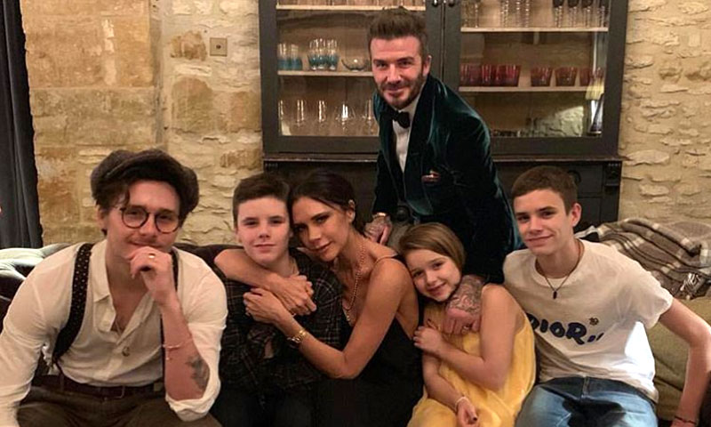 Los Beckham celebran el cumpleaños de su hijo Cruz atreviéndose con el patinaje sobre hielo