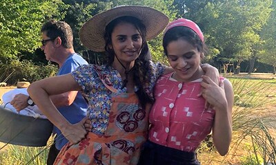 El dúo definitivo: Penélope Cruz y Rosalía cantan 'A tu vera' en el tráiler de 'Dolor y Gloria'
