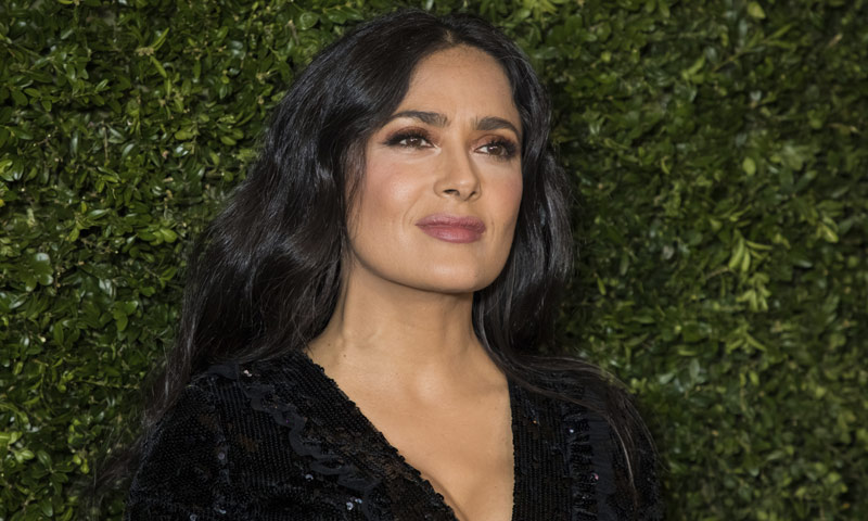 ¿Quieres estar en forma pero te aburre la cinta de correr? ¡Salma Hayek tiene la solución!