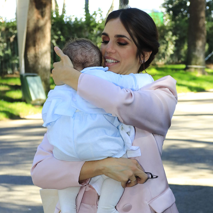 Noah, el hijo de Elena Furiase, celebra su quinto mes acompañando a mamá al trabajo