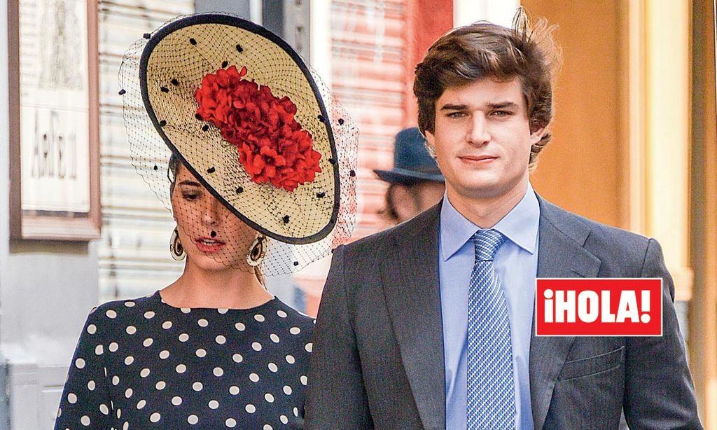 En ¡HOLA!, Carlos Fitz-James y Belén Corsini hacen oficial su noviazgo en Sevilla