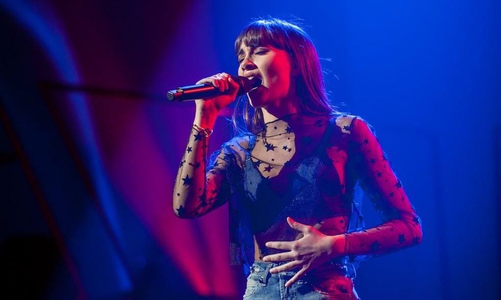 La imagen de Aitana y Lola Índigo juntas en el estudio de grabación desata la locura entre sus fans