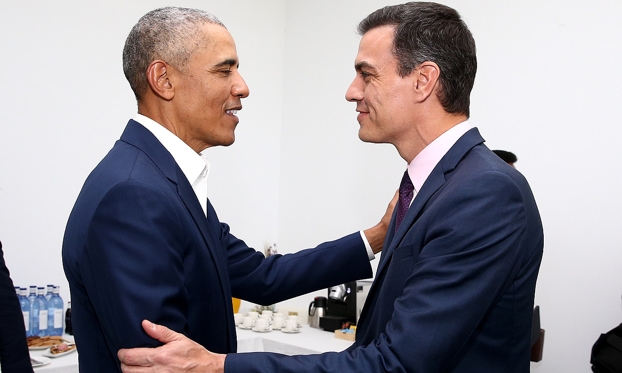 Barack Obama conquista y se deja conquistar por Sevilla después de su visita fallida hace dos años