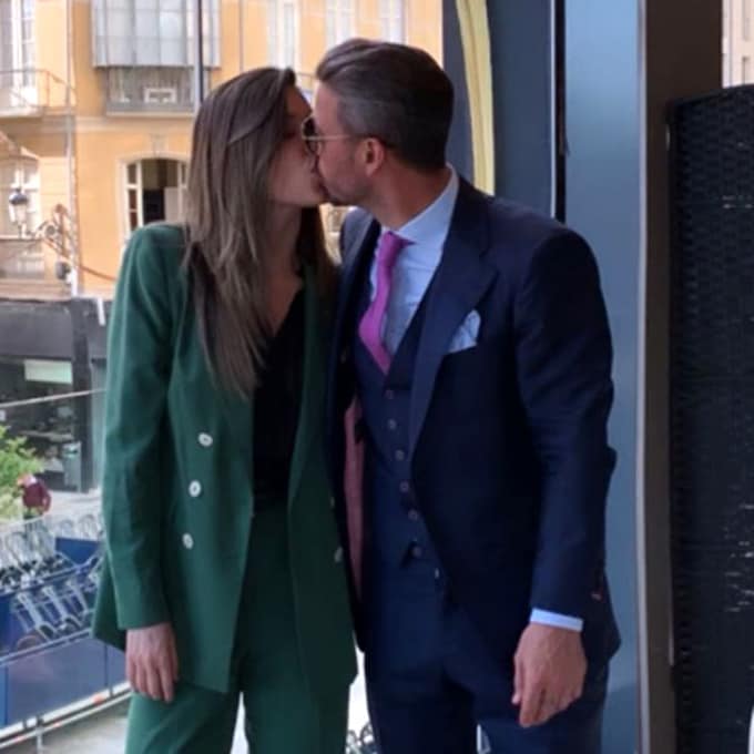 Lorena Gómez y René Ramos derrochan amor en la Semana Santa de Málaga