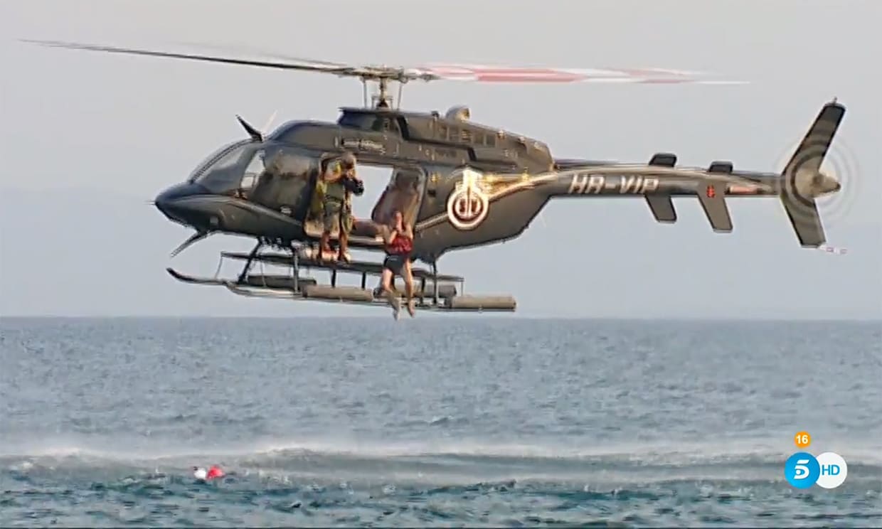 Isabel Pantoja se emociona antes de dar el salto del helicóptero en 'Supervivientes'