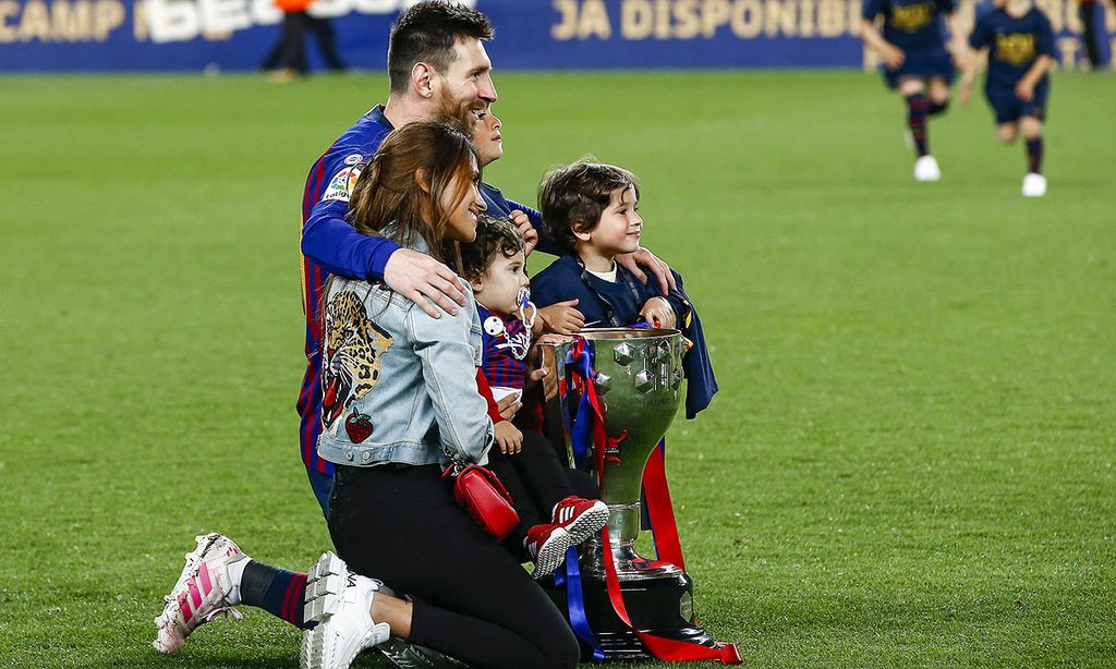 ¡Campeones! Shakira y Antonela Roccuzzo celebran con sus pequeños el título azulgrana