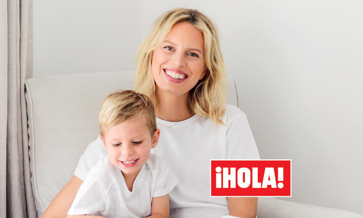 En ¡HOLA!, Karolina Kurkova posa en familia en su refugio de Fisher Island