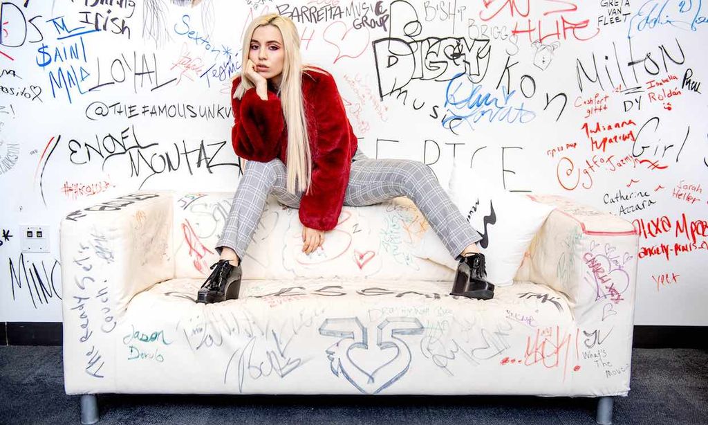 ¿Quién es Ava Max? Su canción 'Sweet but Psycho' está en lo más alto de las listas de éxitos