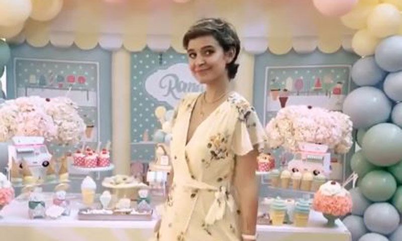 Con un estilo 'vintage' y mucho amor: así ha celebrado Laura Escanes el 'baby shower' de su hija