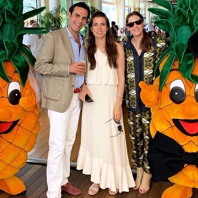 Carlota Casiraghi y Dimitri Rassam ponen el broche de oro a su boda en el Yacht Club de Mónaco