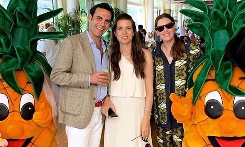 Carlota Casiraghi y Dimitri Rassam ponen el broche de oro a su boda en el Yacht Club de Mónaco