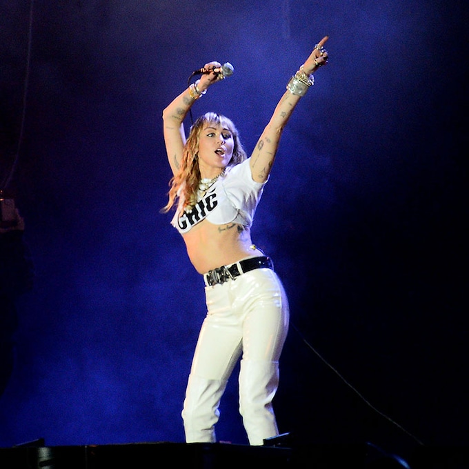 Miley Cyrus sufre un incidente con un fan en Barcelona