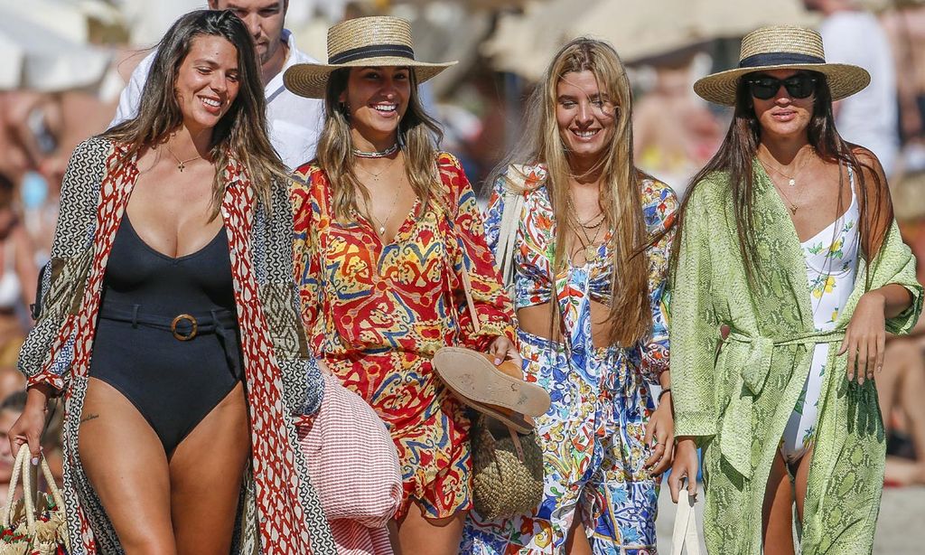 Junio Valverde Y Su Novia En Ibiza
