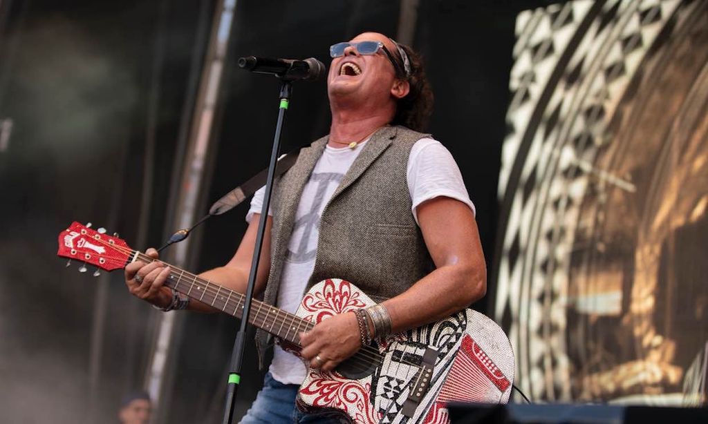 Entrevistamos a Carlos Vives, el sonido latino que convirtió Madrid en una auténtica fiesta