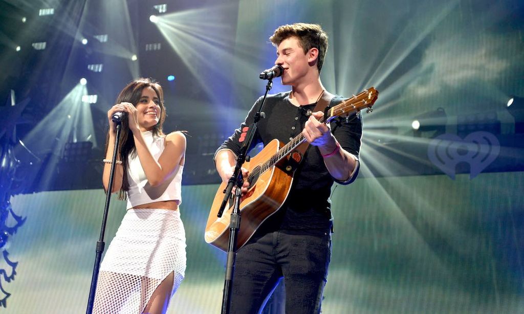 Camila Cabello y Shawn Mendes suben la temperatura en el apasionado vídeo de 'Señorita'