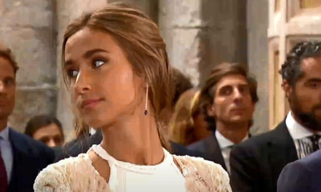 La historia de los exclusivos pendientes de brillantes y zafiros de María Pombo
