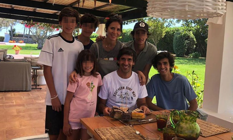 Raúl González celebra su 42 cumpleaños junto a su familia antes de enfrentarse a su nuevo reto