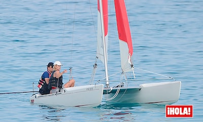 EXCLUSIVA: Ana Duato presume de tipazo y navega en catamarán por las calas de Ibiza