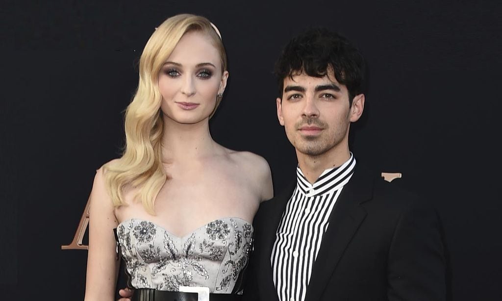 ¡Se desvela el secreto! Joe Jonas y Sophie Turner comparten la primera foto de su boda en Francia